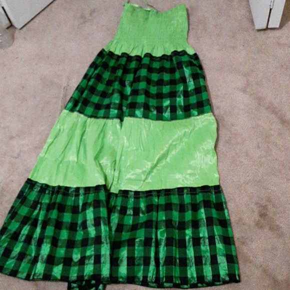 Clothes - Picture 2 of 2